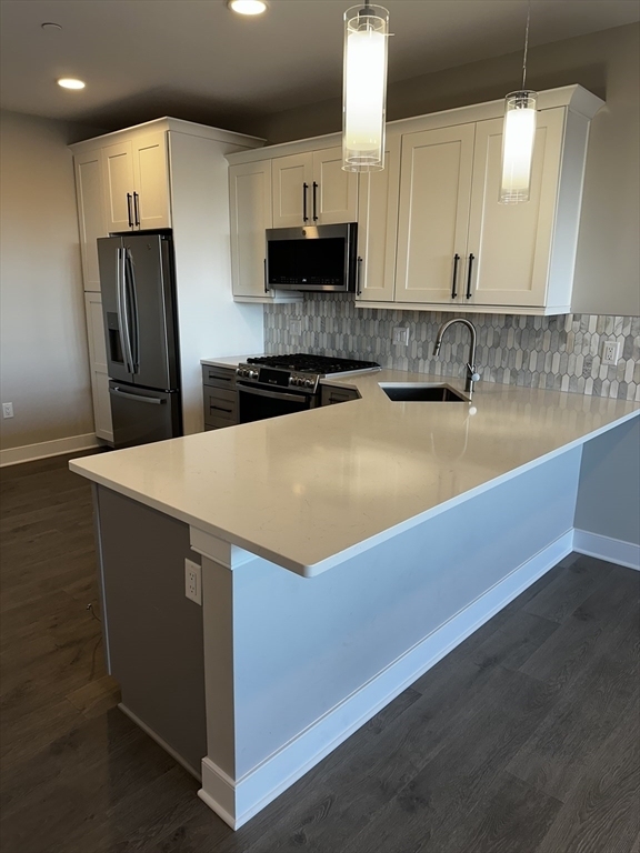 511 Hancock Street - Photo 2