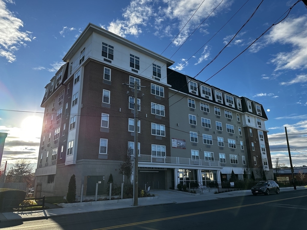 511 Hancock Street - Photo 0