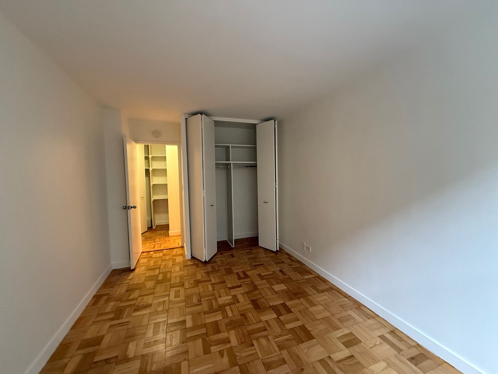 333 East 49th Street - Photo 8
