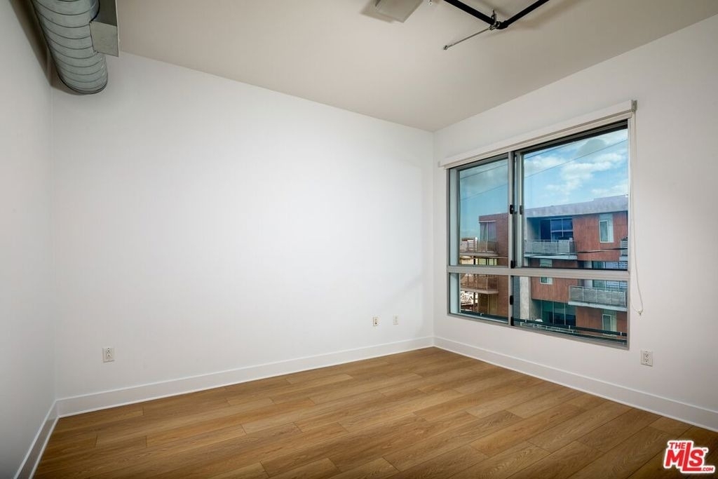 710 N El Centro Avenue - Photo 13