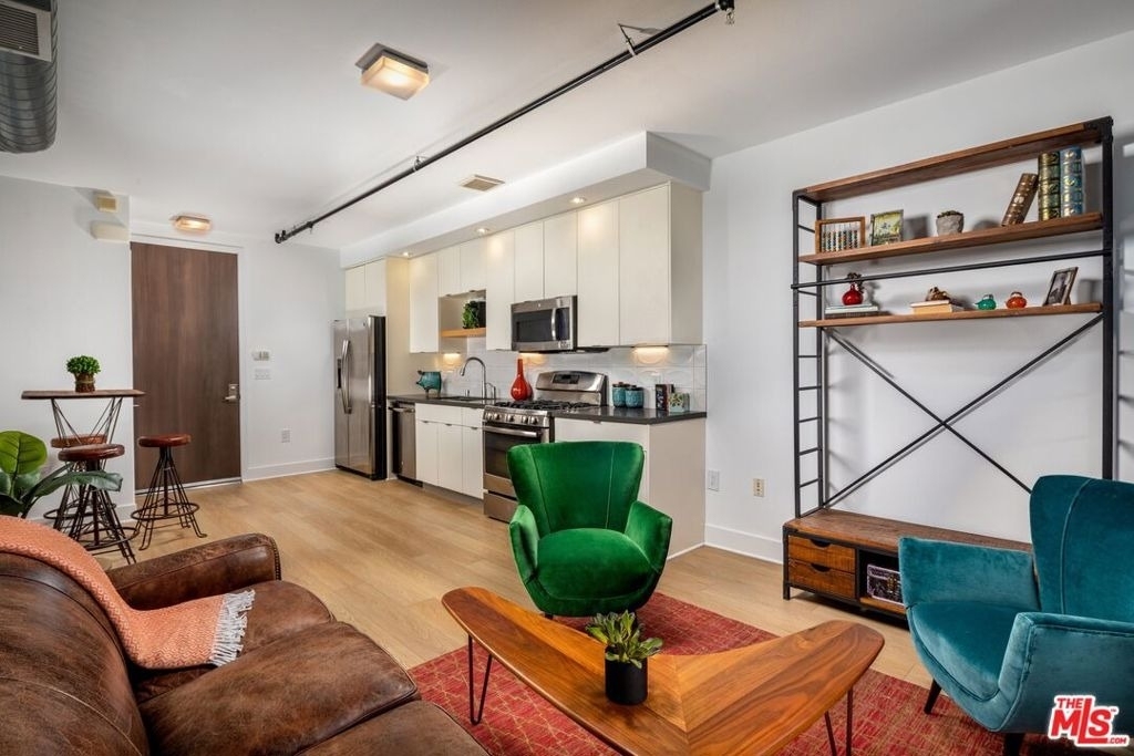 710 N El Centro Avenue - Photo 4