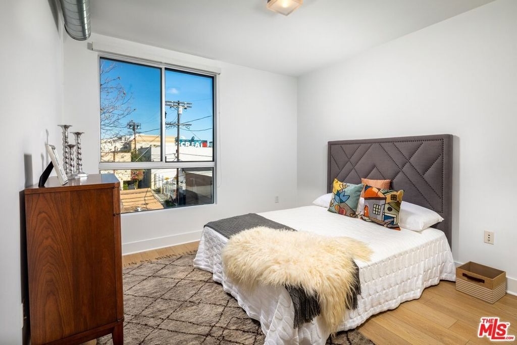 710 N El Centro Avenue - Photo 1