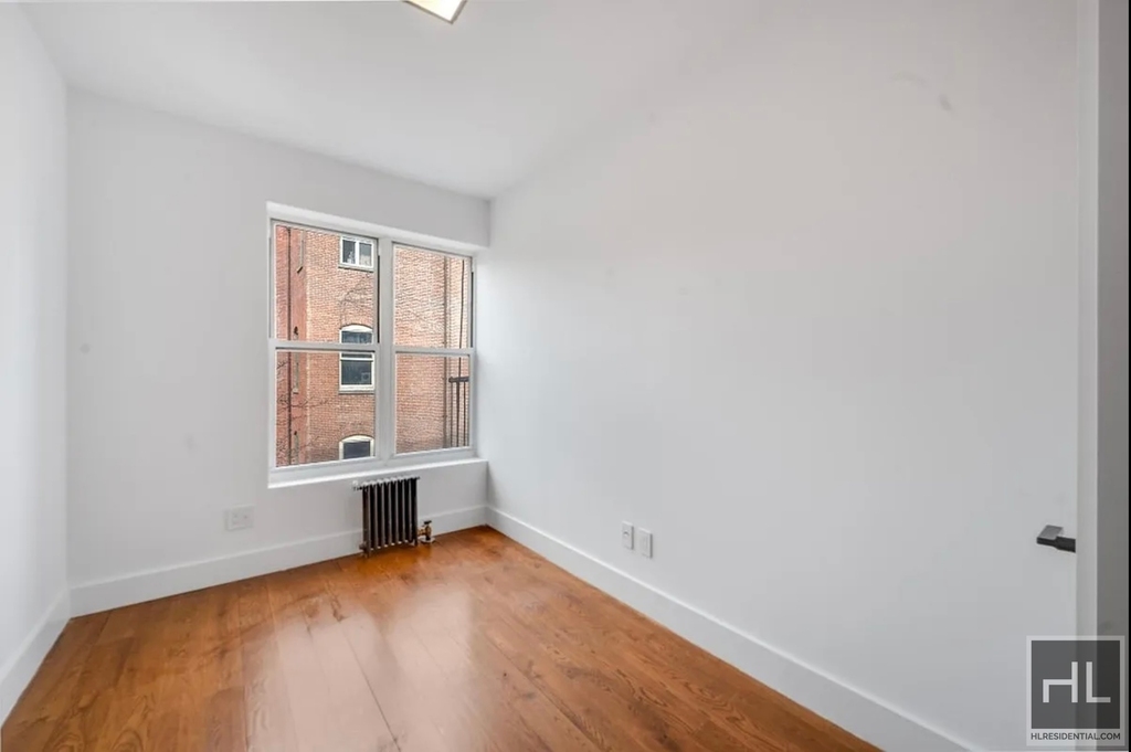 East 5th Street - Photo 8