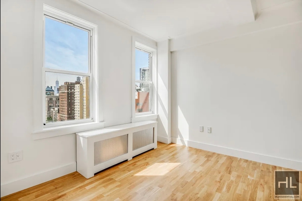 East 21st Street - Photo 4