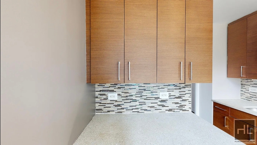 East 34th Street - Photo 2