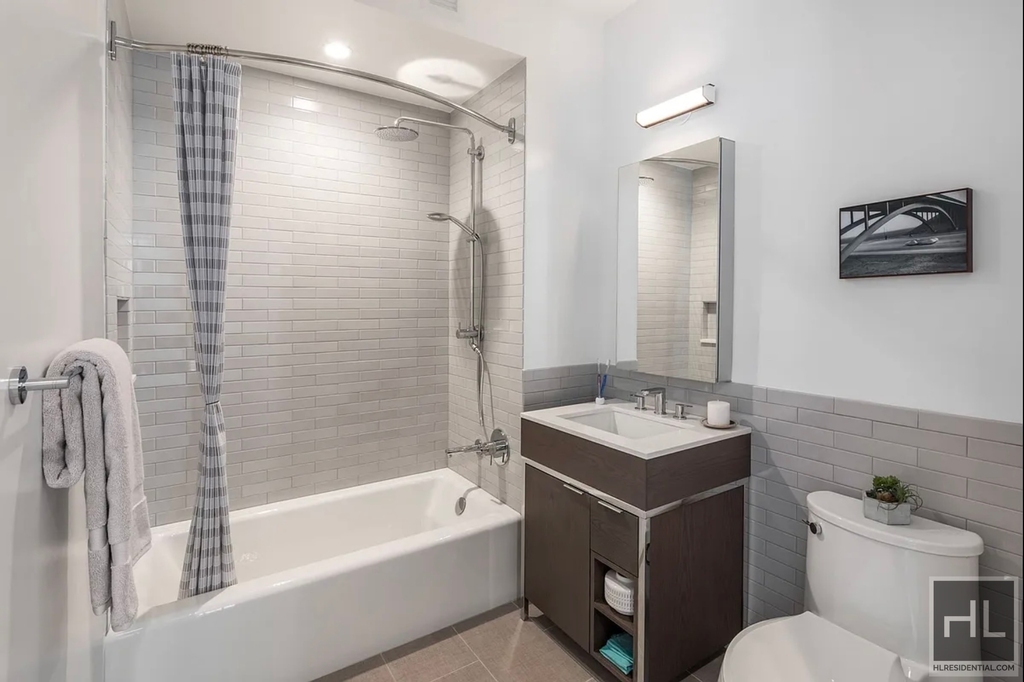 East 39th Street - Photo 6
