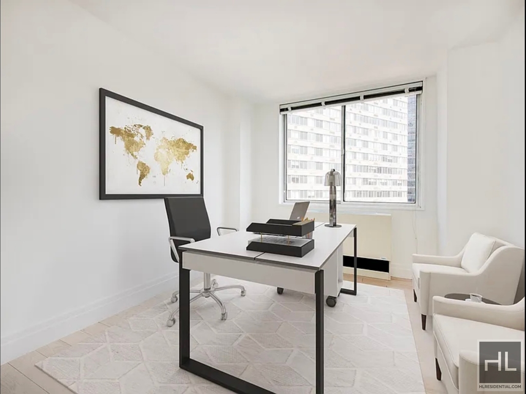 East 52nd Street - Photo 4