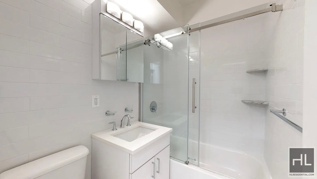 East 57th Street - Photo 4