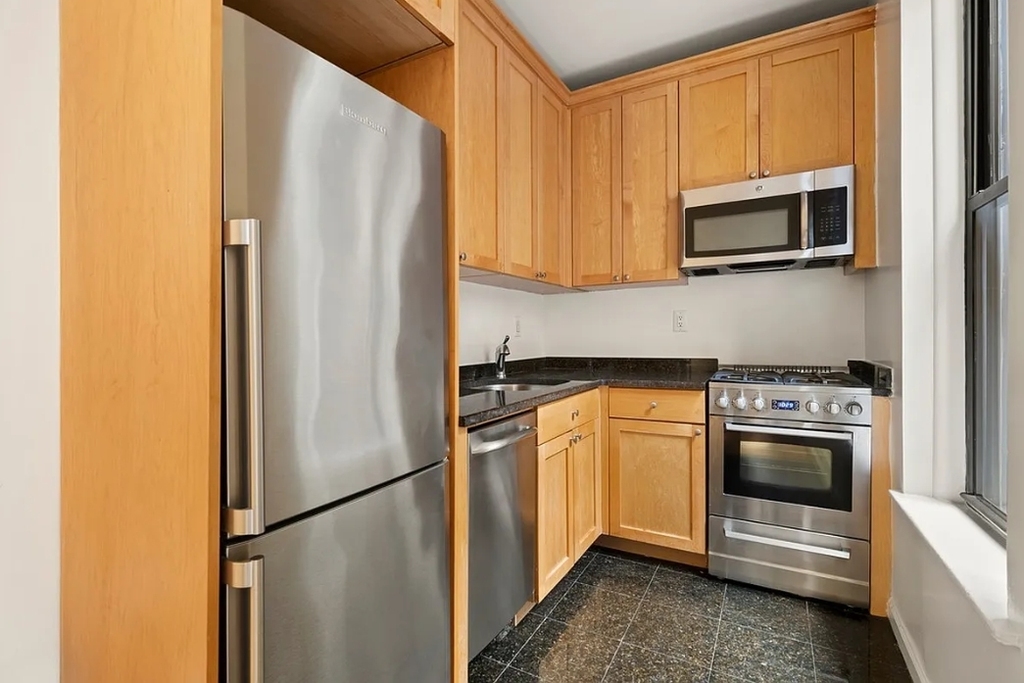 West 72rd Street - Photo 6