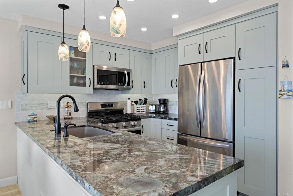 600 N The Strand - Photo 10