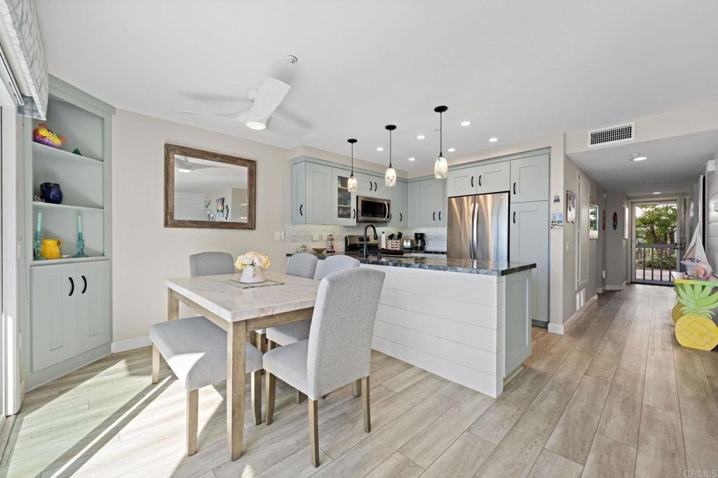 600 N The Strand - Photo 7