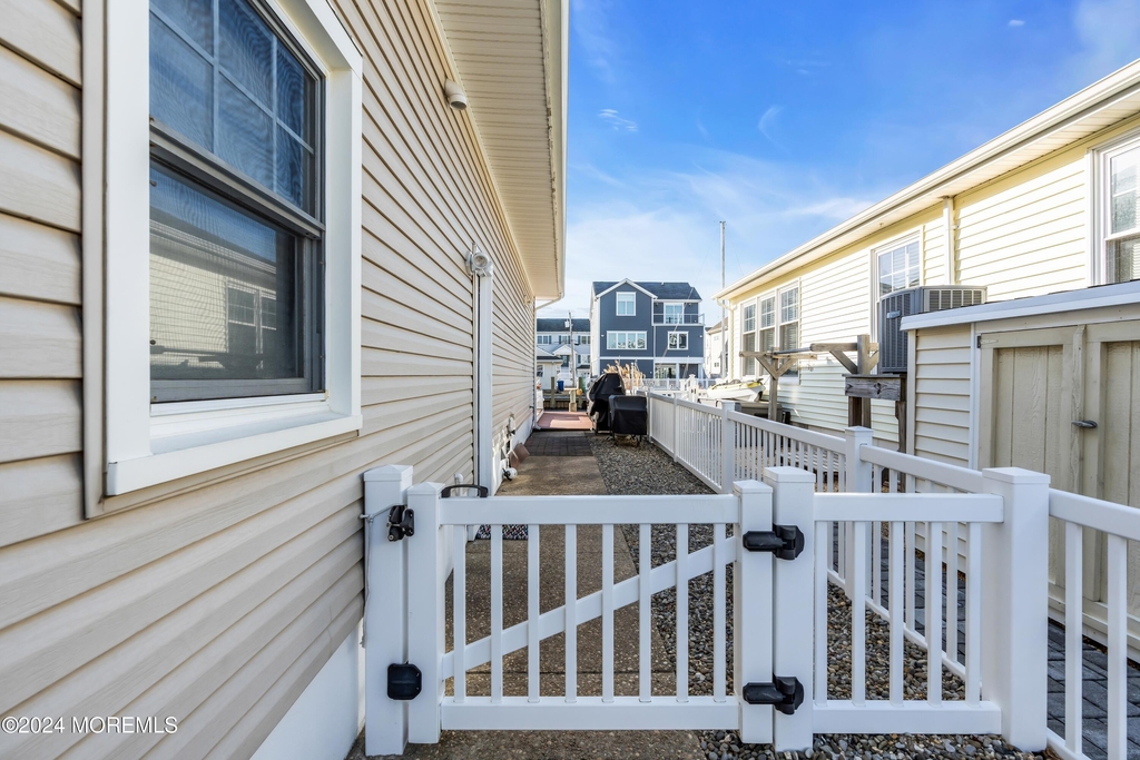 213 Hayes Court - Photo 26