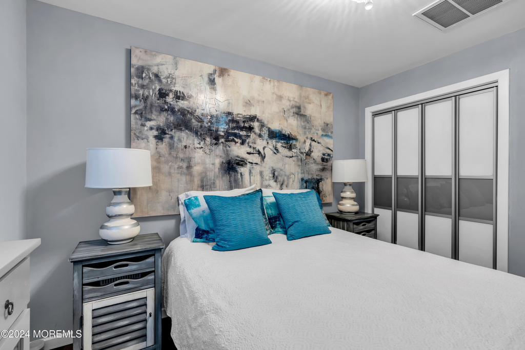 213 Hayes Court - Photo 12