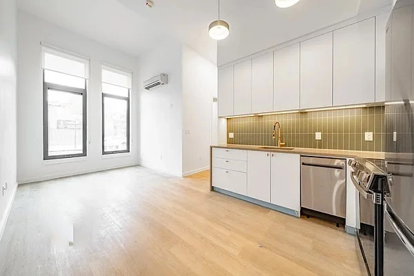 527 Grand Avenue - Photo 2