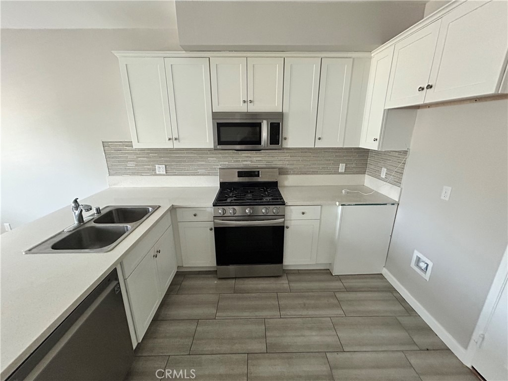 13665 Arrow Boulevard - Photo 22