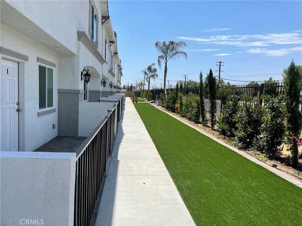 13665 Arrow Boulevard - Photo 17