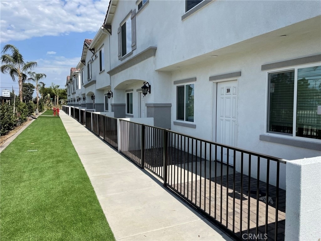 13665 Arrow Boulevard - Photo 3
