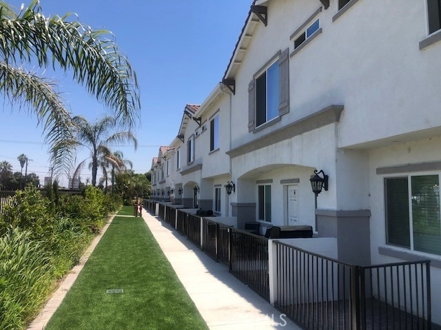 13665 Arrow Boulevard - Photo 16