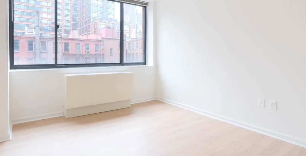 W 54th St. - Photo 3