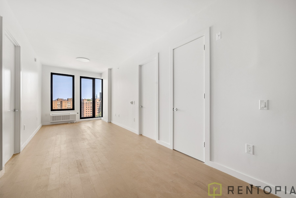 99 Fleet Place - Photo 2