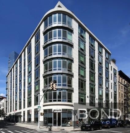 Thompson Street - Photo 5