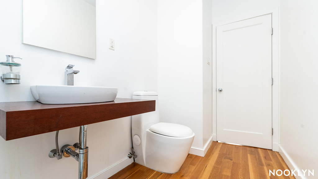474 Grand Avenue - Photo 2