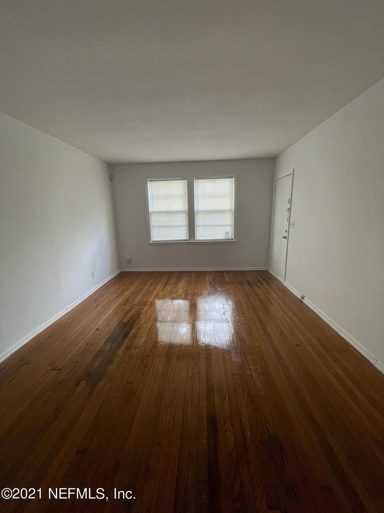 1529 Mcduff Avenue S - Photo 3