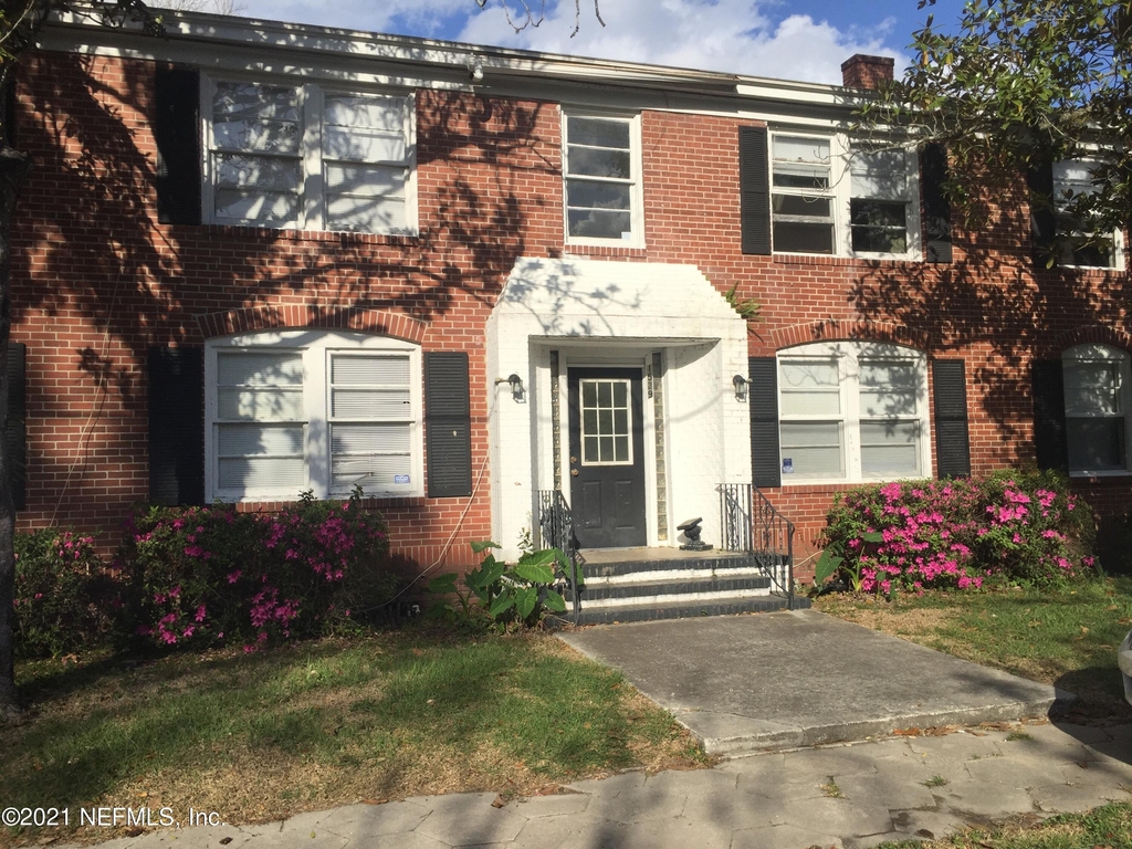 1529 Mcduff Avenue S - Photo 0