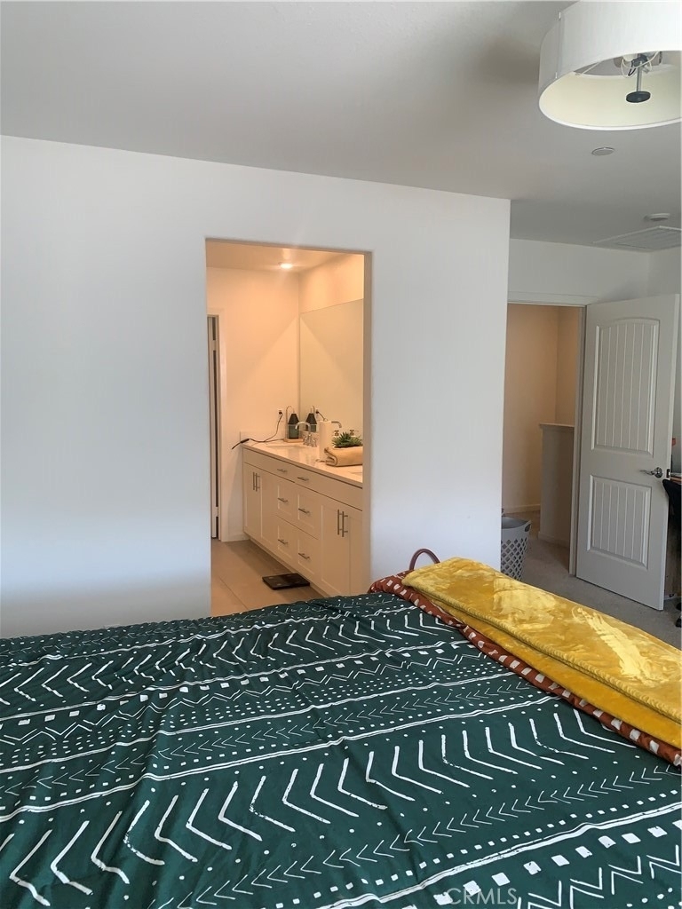 985 W Clover Avenue - Photo 6