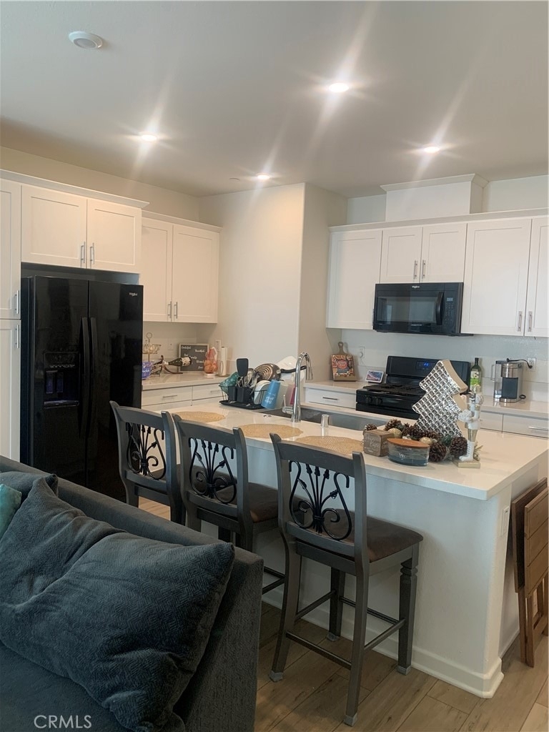 985 W Clover Avenue - Photo 4
