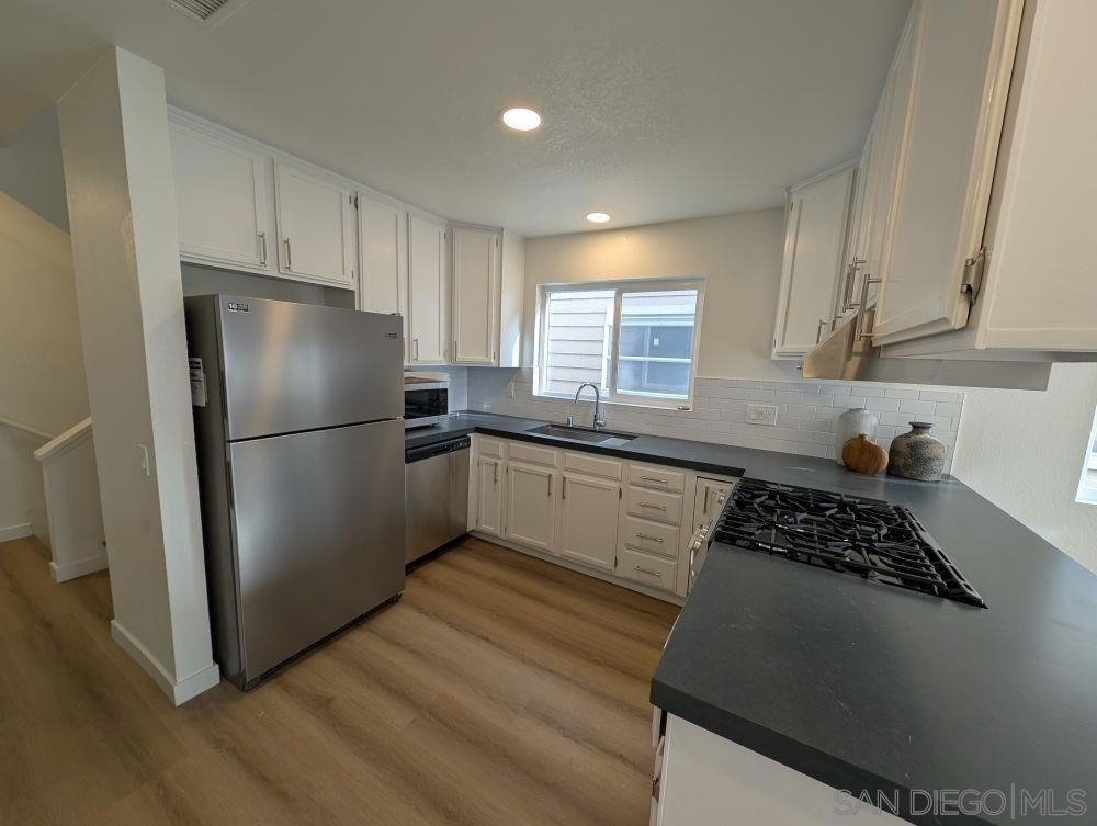 815 Isthmus Ct - Photo 8