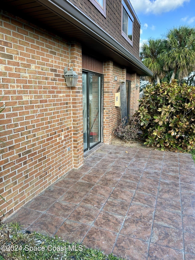 4714 Overlook Drive Ne - Photo 2