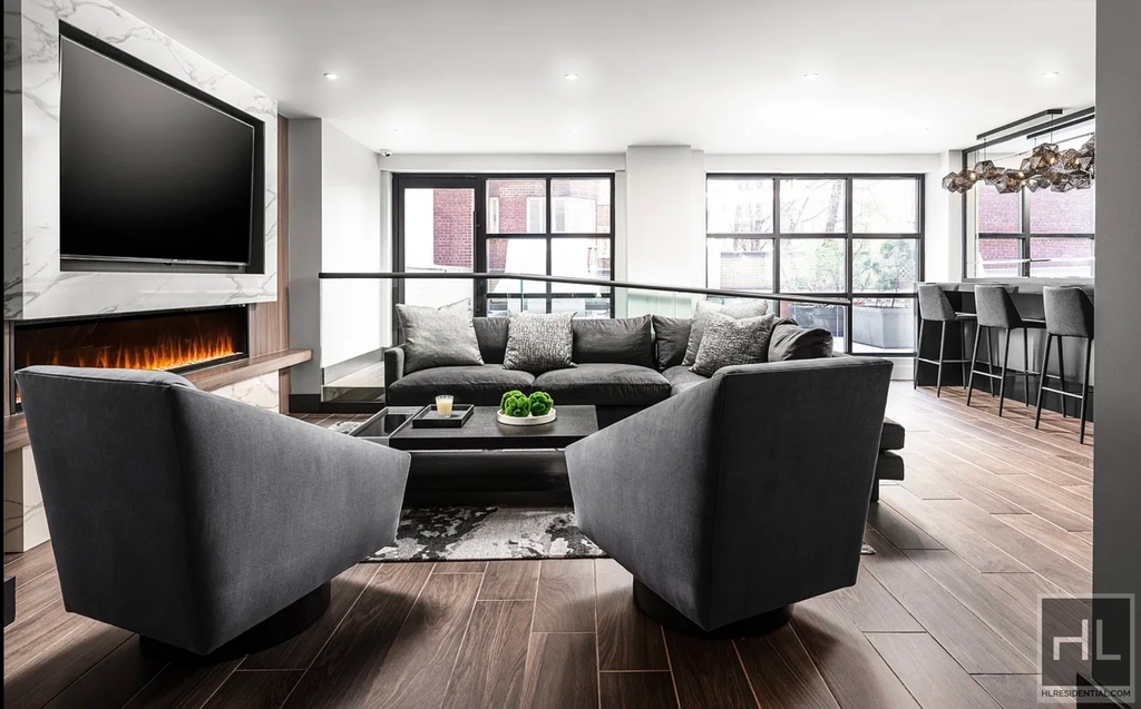 Park Avenue - Photo 0