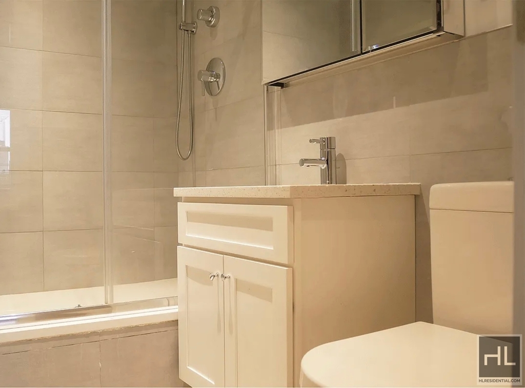 East 47th Street - Photo 7