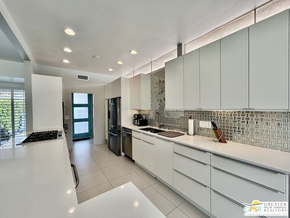 306 Desert Lakes Drive - Photo 11