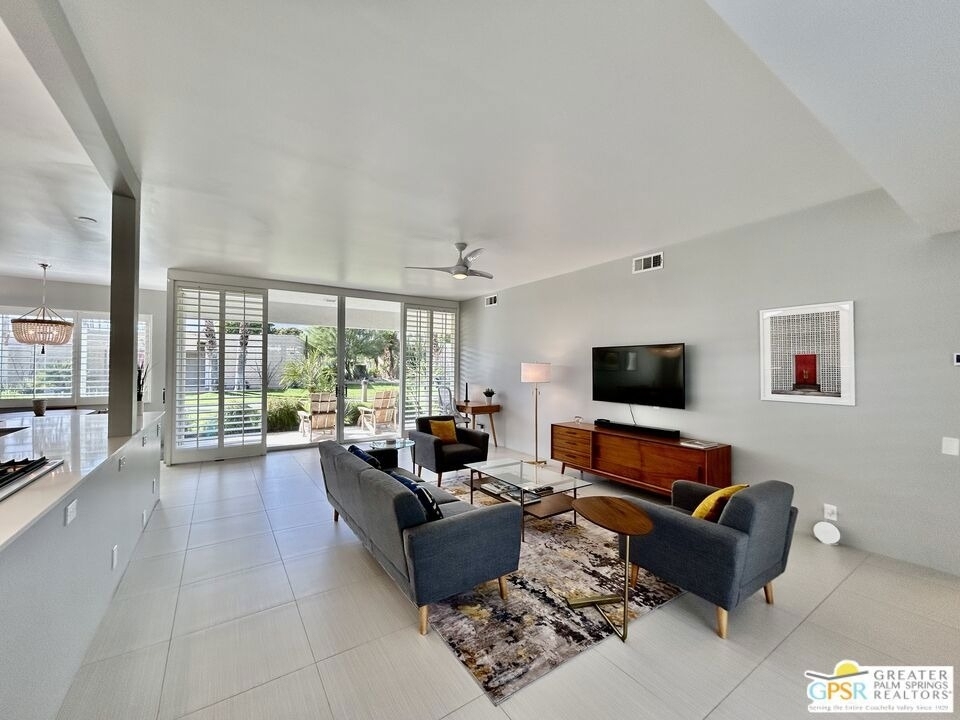 306 Desert Lakes Drive - Photo 4