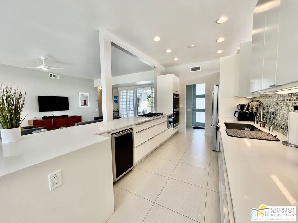 306 Desert Lakes Drive - Photo 10