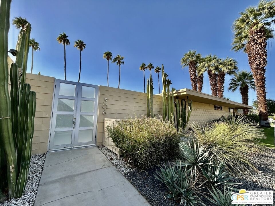306 Desert Lakes Drive - Photo 0