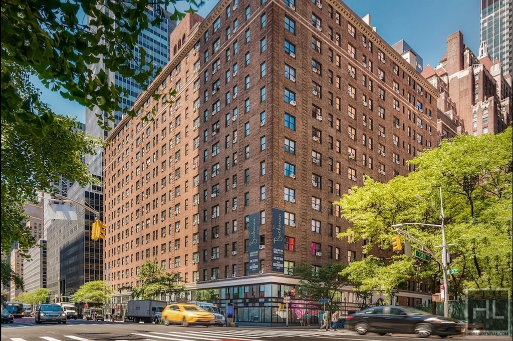 East 48th Street - Photo 6