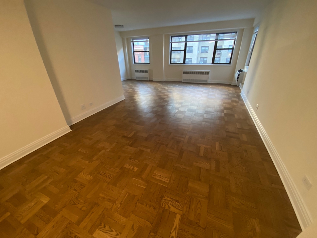 East 79th Street - Photo 0