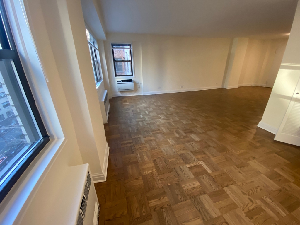 East 79th Street - Photo 2