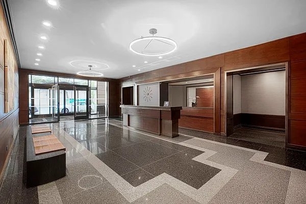 West 60th Street - Photo 8