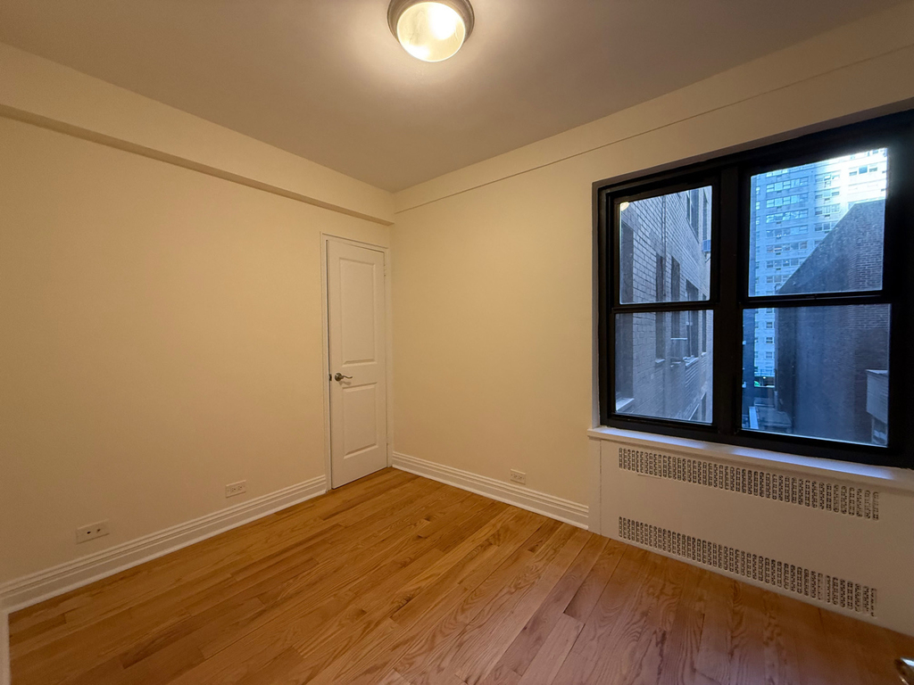 141 East 56th Street - Photo 10