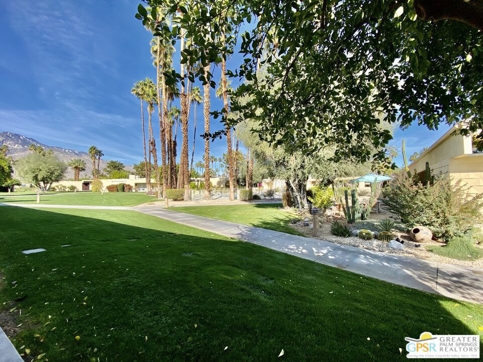 272 Desert Lakes Drive - Photo 8