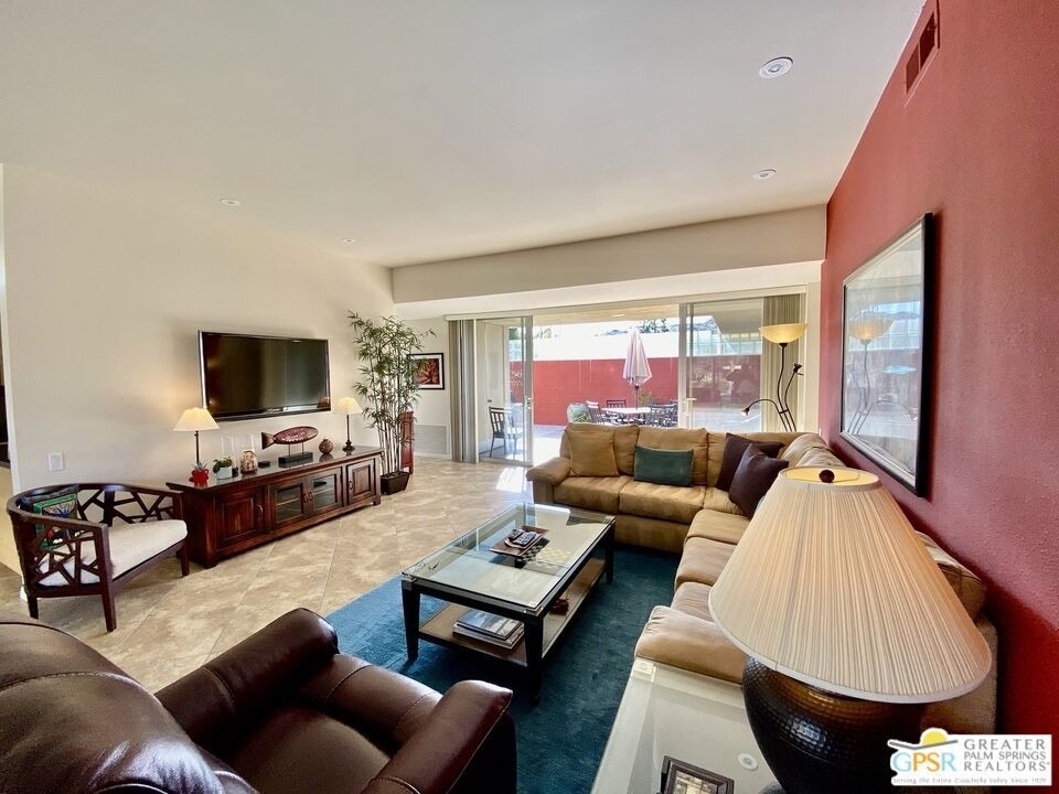 272 Desert Lakes Drive - Photo 14