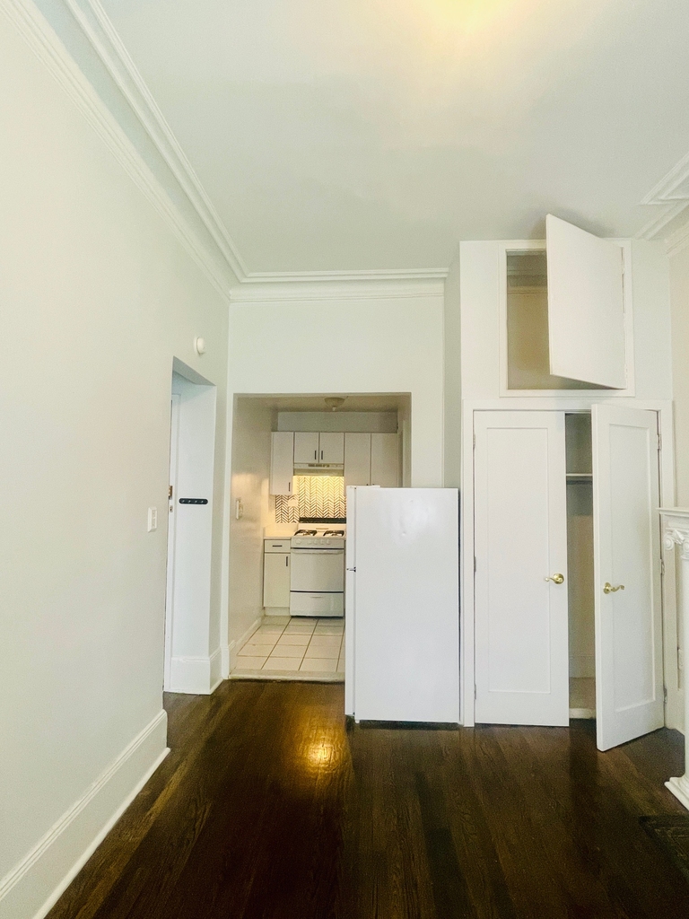 Madison Avenue / 85th Street - Photo 3