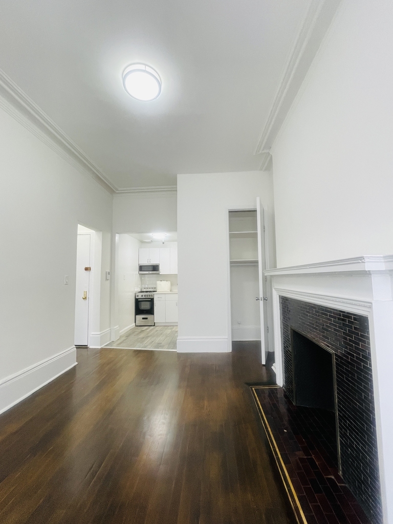 Madison Avenue / 85th Street - Photo 3