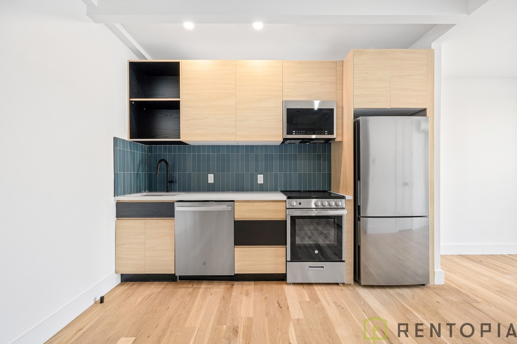 188 Ainslie Street - Photo 2