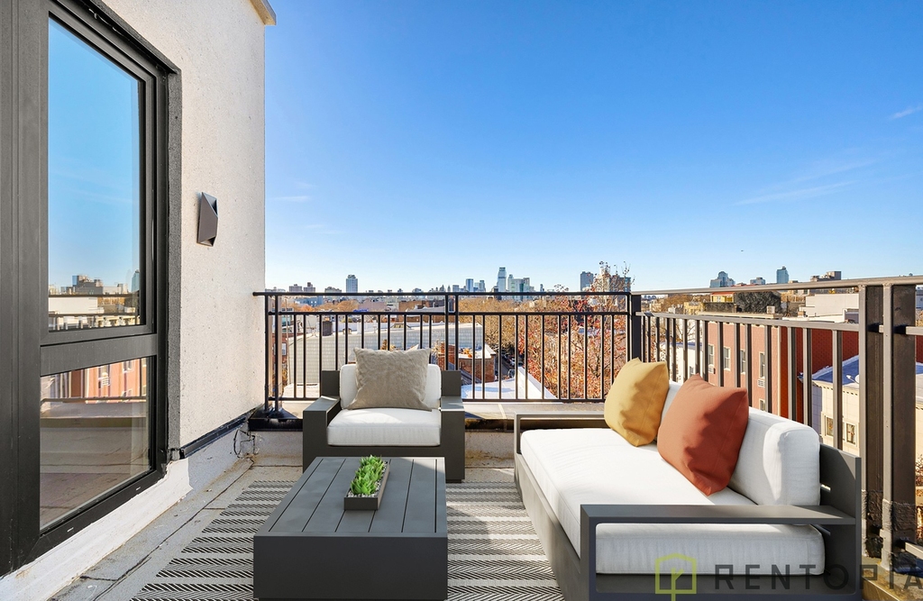 188 Ainslie Street - Photo 3