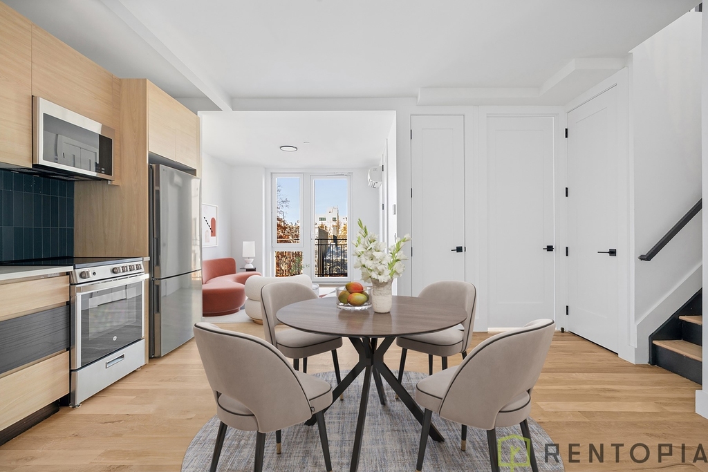 188 Ainslie Street - Photo 0